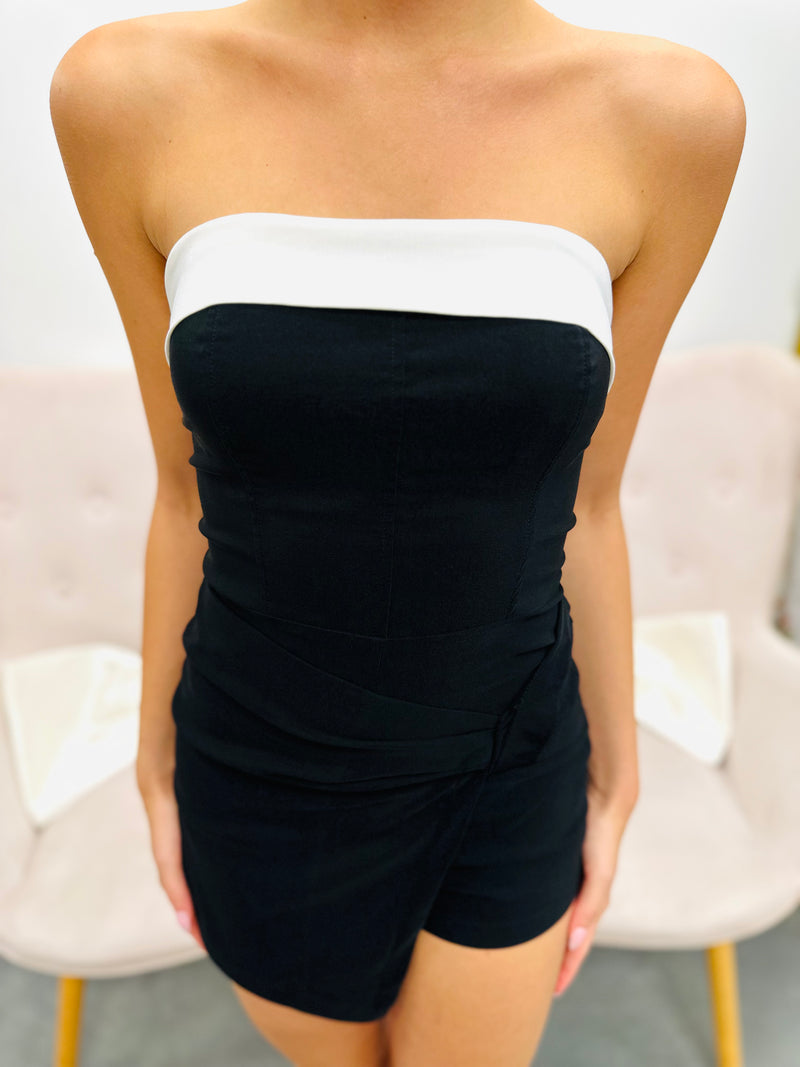 Chic Contrast